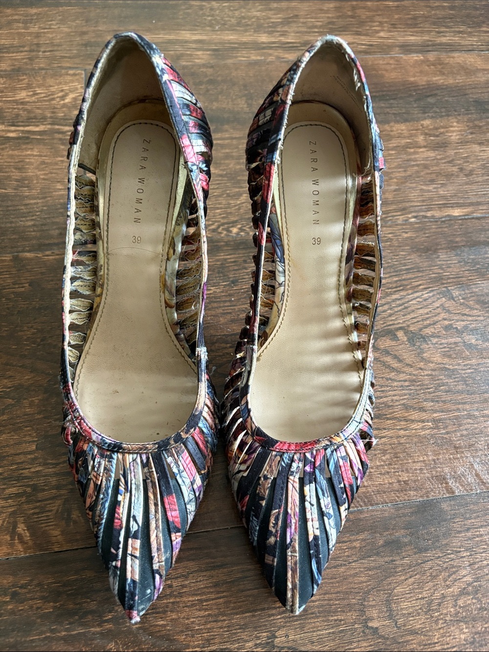 Zara Multicolor Pleated Pointed Pumps